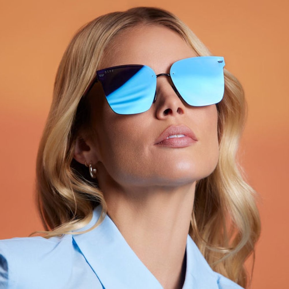 Bella V Polarized Sunglasses in Black/Purple